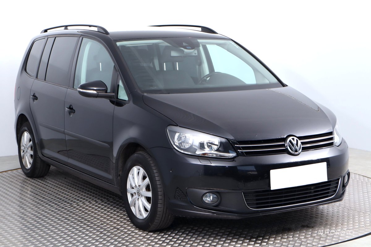 Volkswagen Touran, 2015 - celkový pohled