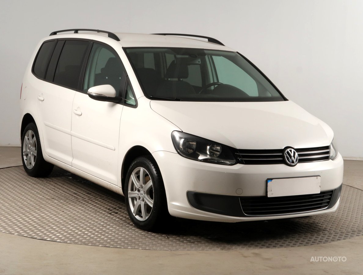 Volkswagen Touran, 2012 - celkový pohled
