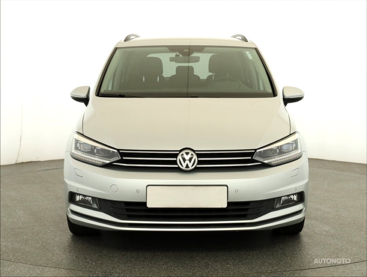 Volkswagen Touran, 2016 - pohled č. 2
