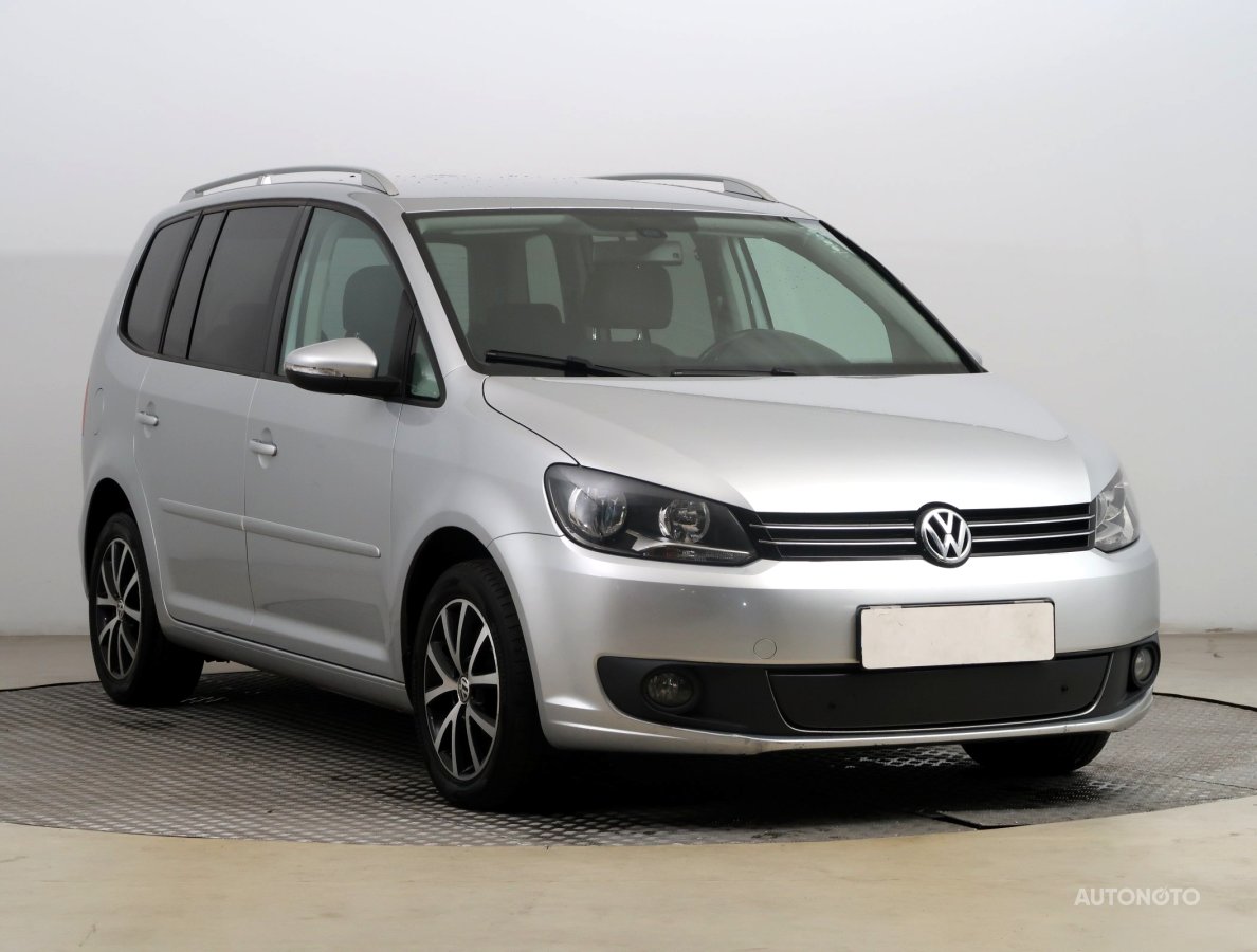 Volkswagen Touran, 2015 - celkový pohled