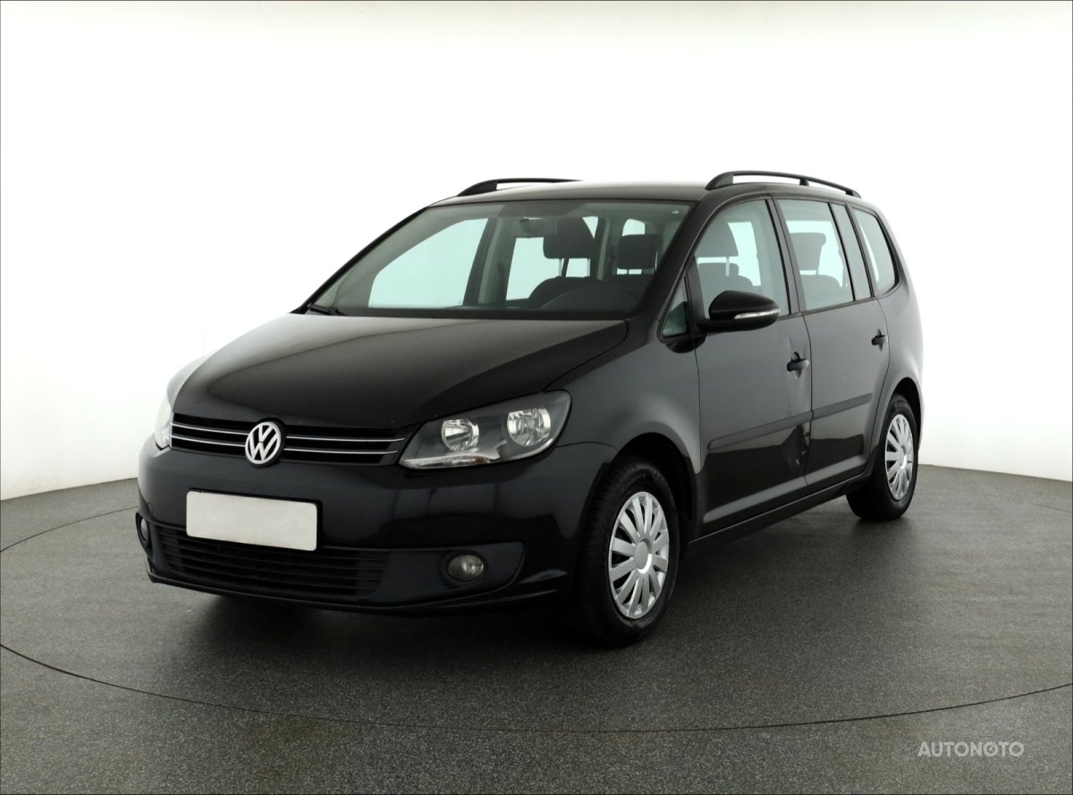 Volkswagen Touran, 2012 - pohled č. 3