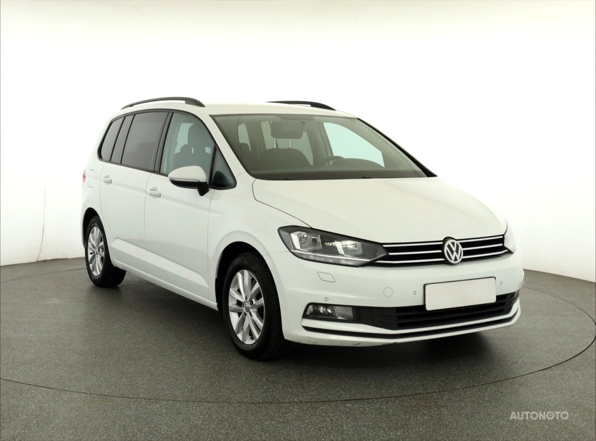 Volkswagen Touran, 2016 - celkový pohled