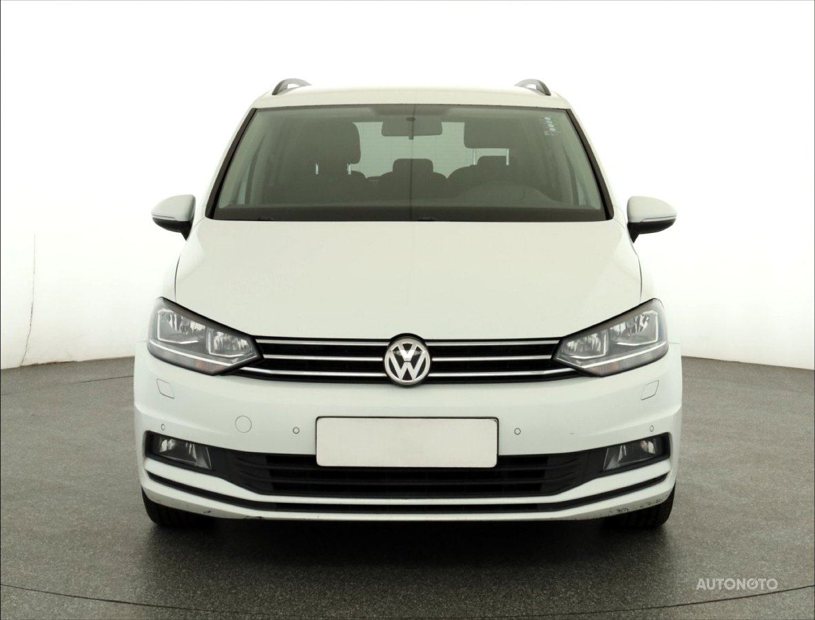 Volkswagen Touran, 2016 - pohled č. 2