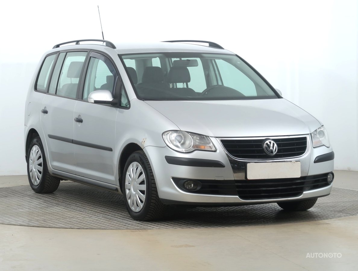 Volkswagen Touran, 2009 - celkový pohled