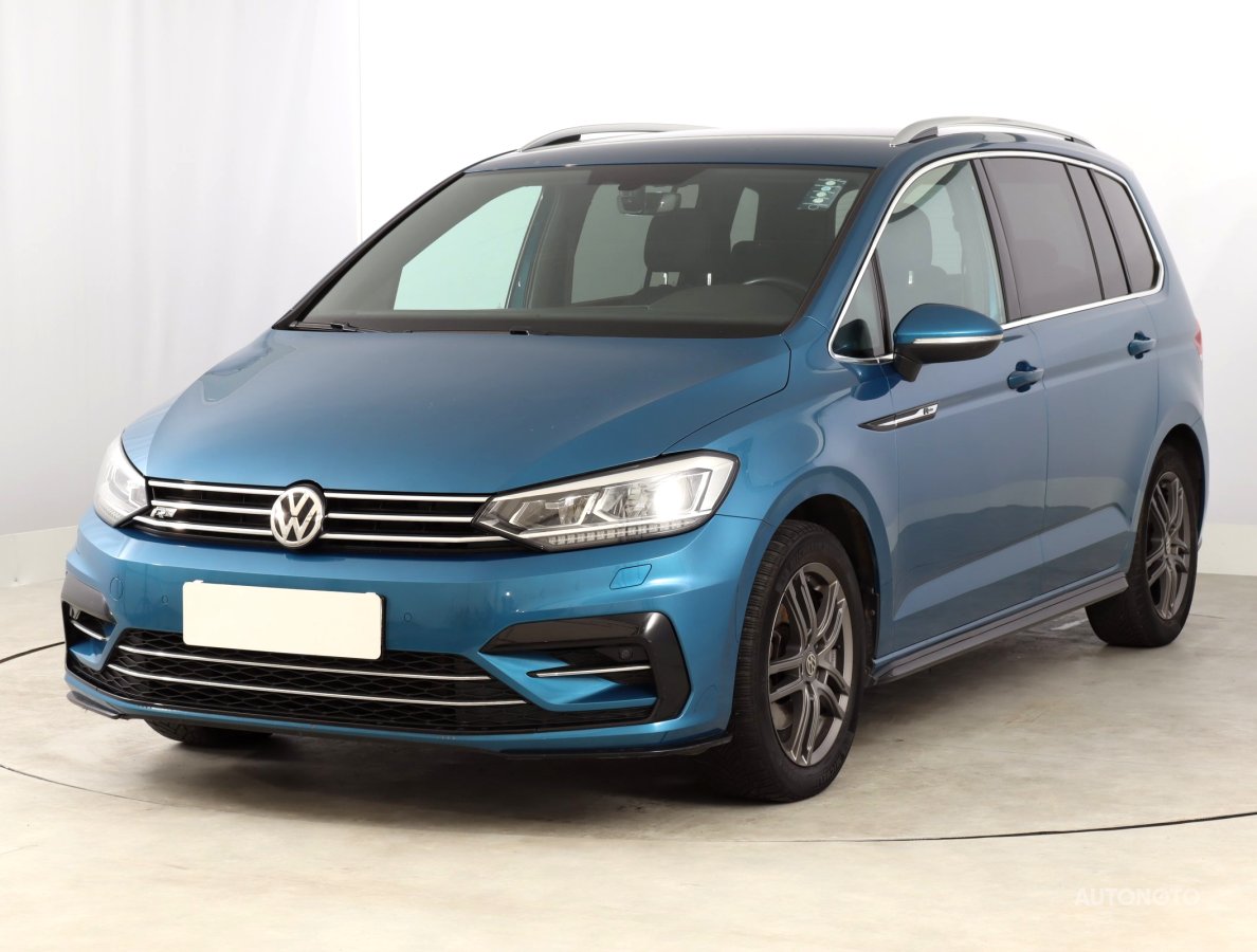 Volkswagen Touran, 2016 - pohled č. 3
