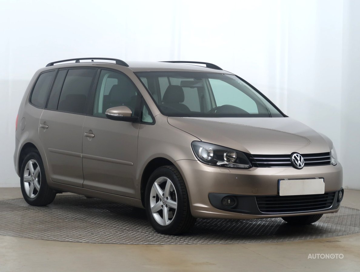 Volkswagen Touran, 2012 - celkový pohled