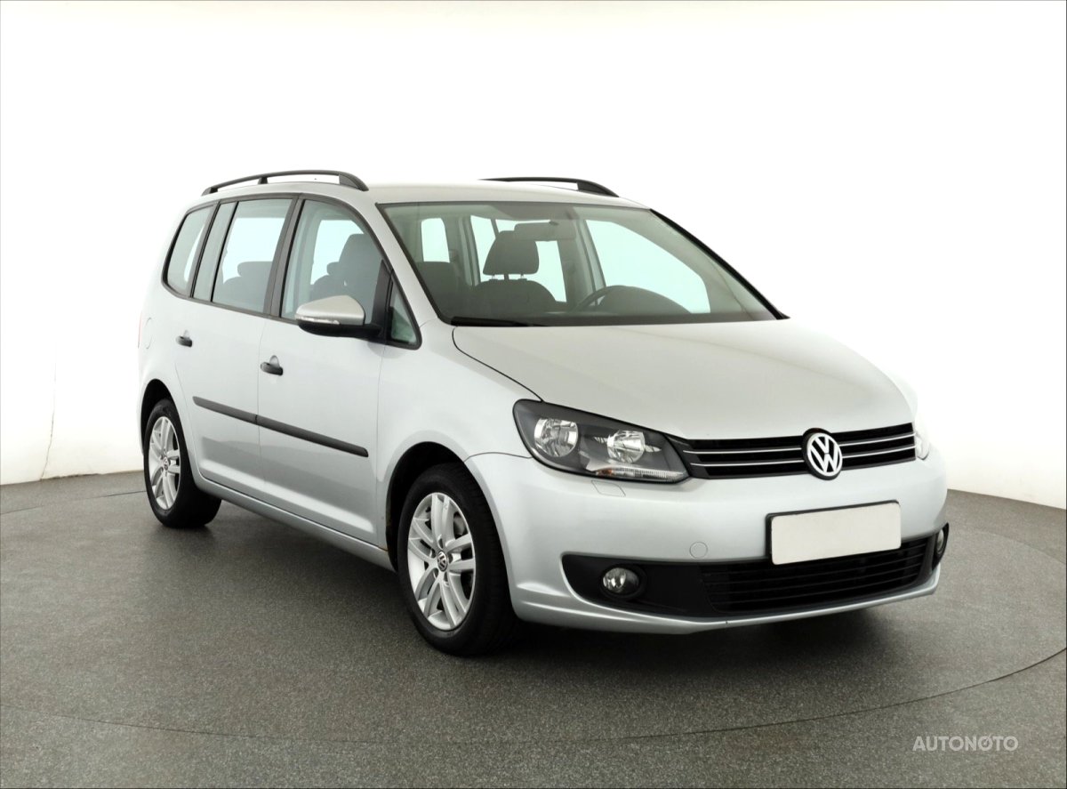 Volkswagen Touran, 2012 - celkový pohled