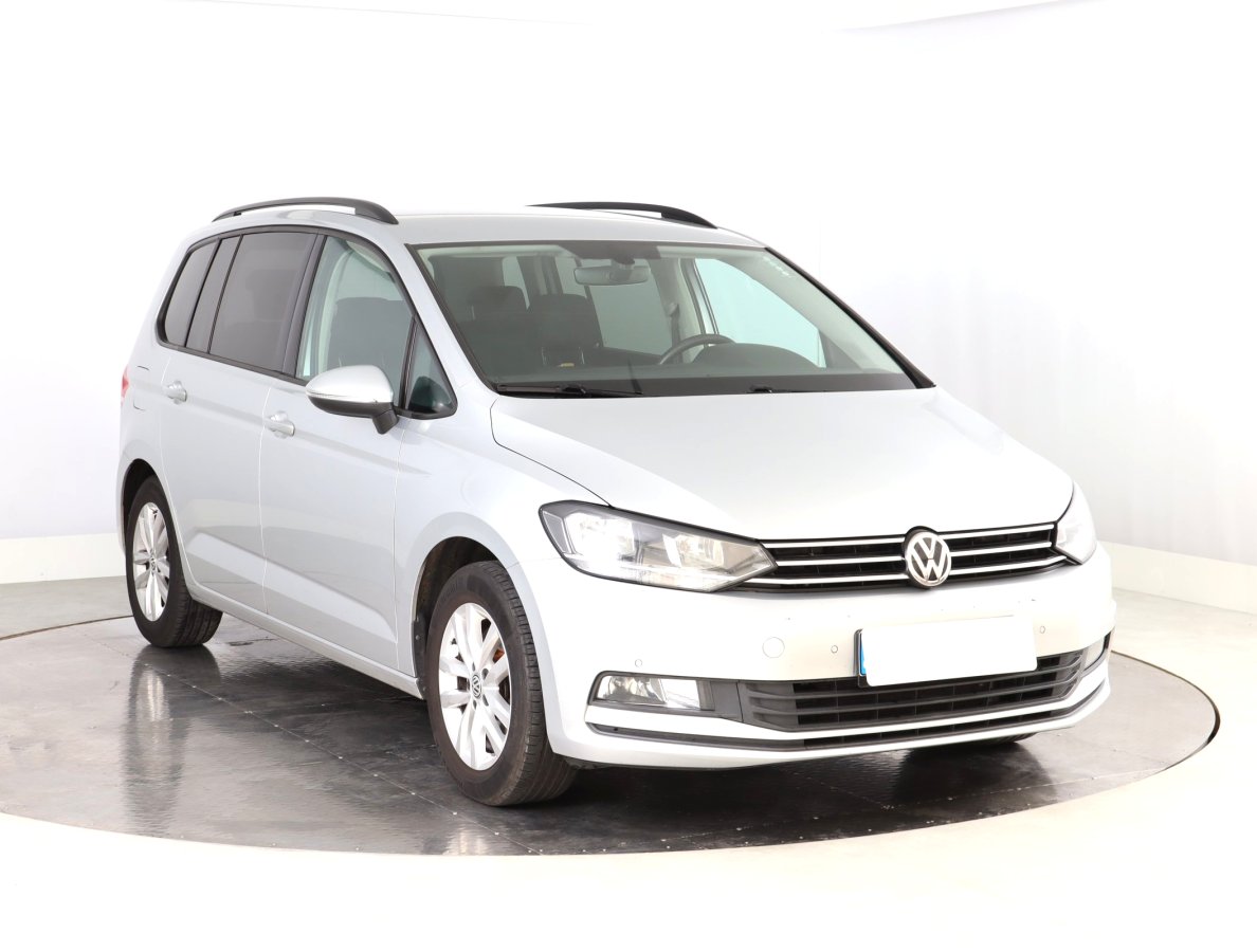 Volkswagen Touran, 2016 - celkový pohled