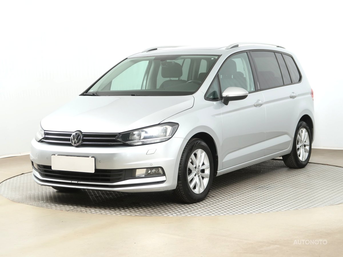 Volkswagen Touran, 2016 - pohled č. 3