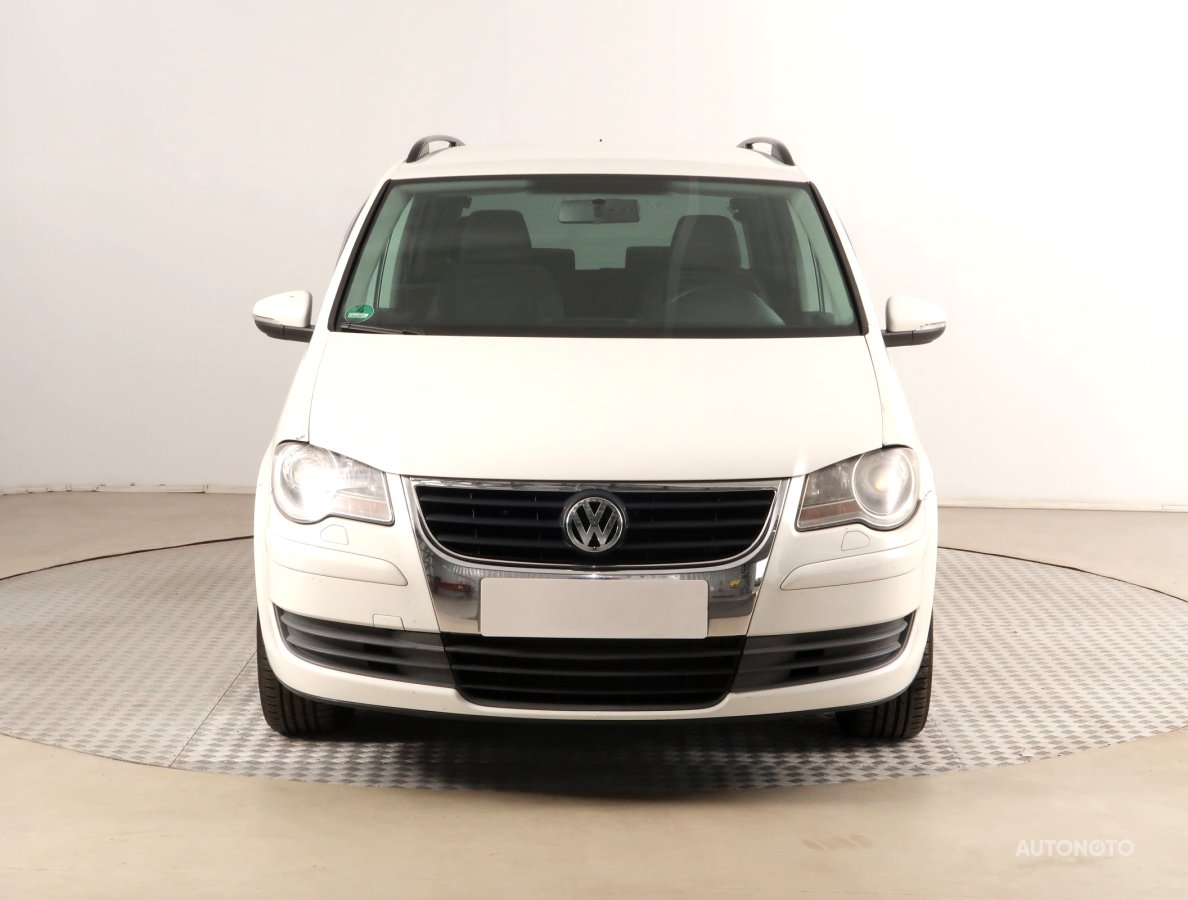 Volkswagen Touran, 2010 - pohled č. 2
