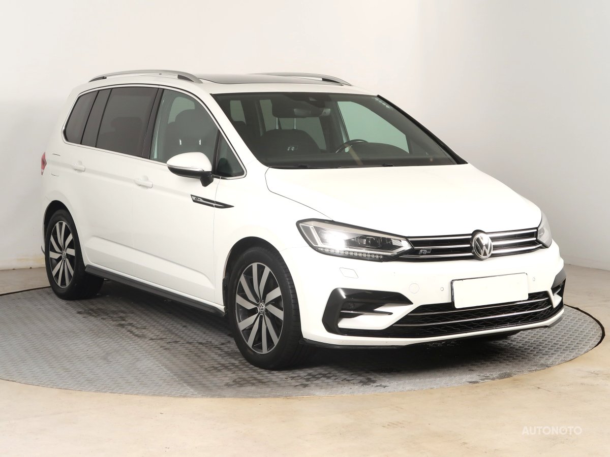 Volkswagen Touran, 2016 - celkový pohled