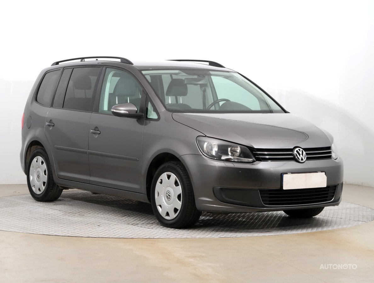 Volkswagen Touran, 2011 - celkový pohled