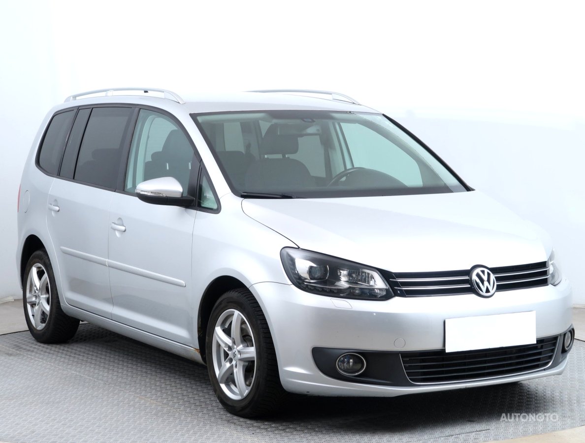 Volkswagen Touran, 2011 - celkový pohled