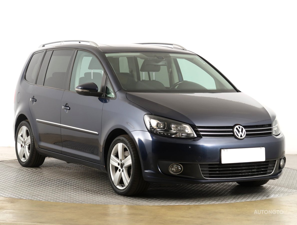 Volkswagen Touran, 2011 - celkový pohled