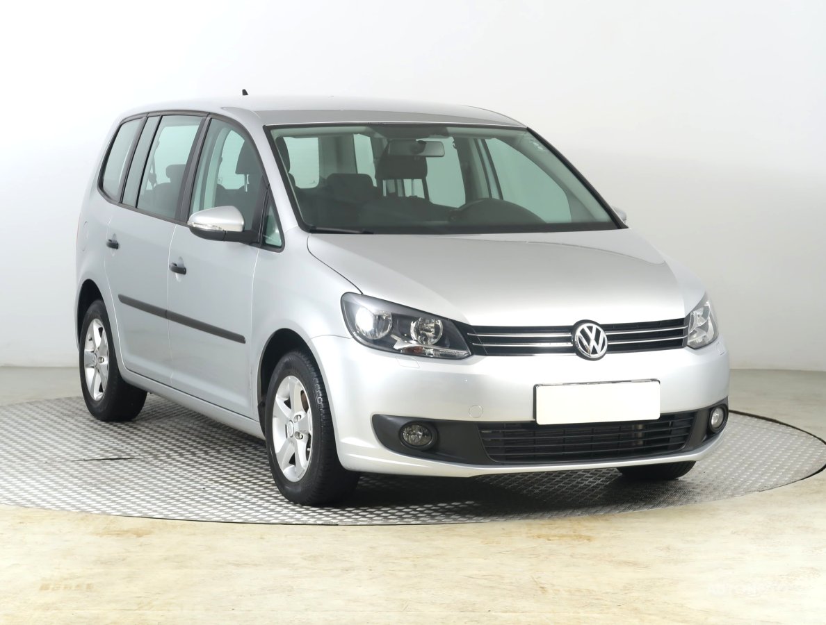 Volkswagen Touran, 2015 - celkový pohled