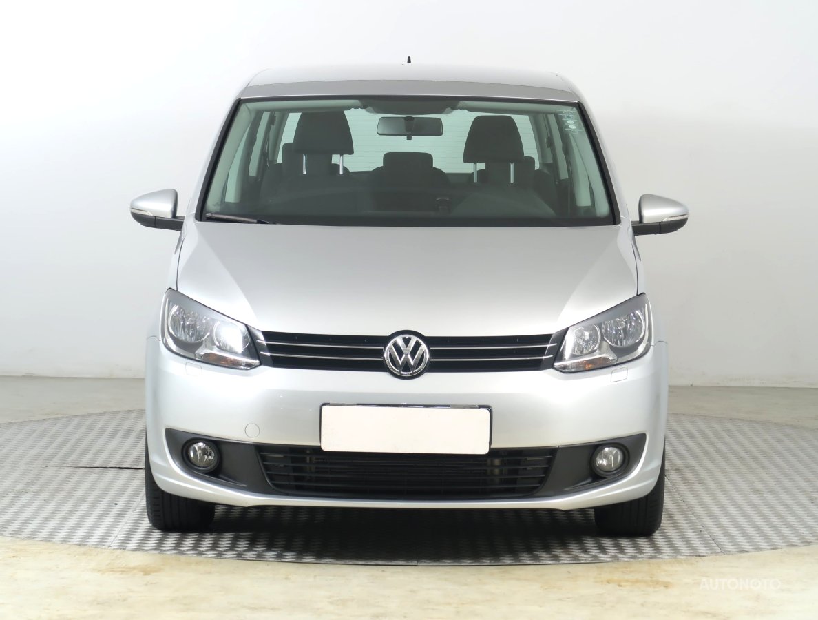 Volkswagen Touran, 2015 - pohled č. 2