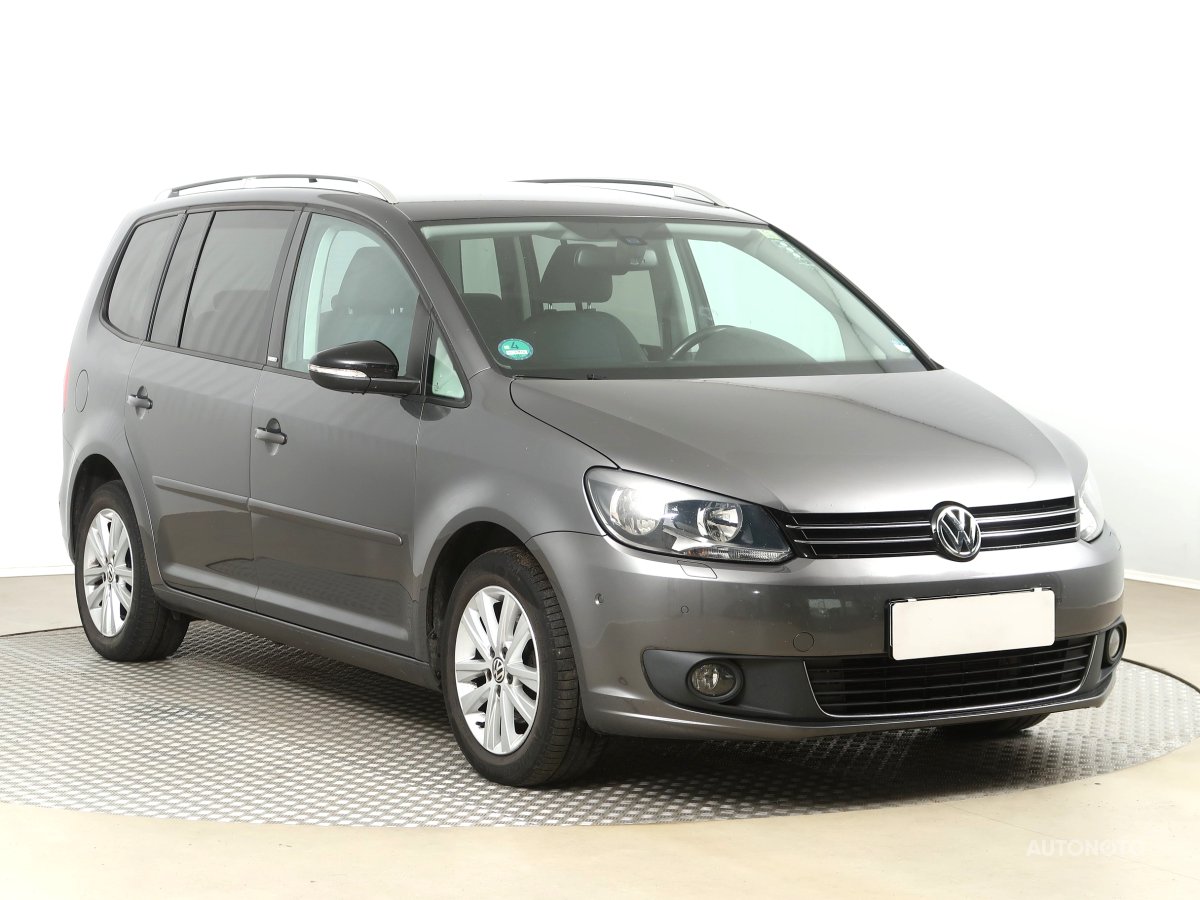 Volkswagen Touran, 2012 - celkový pohled