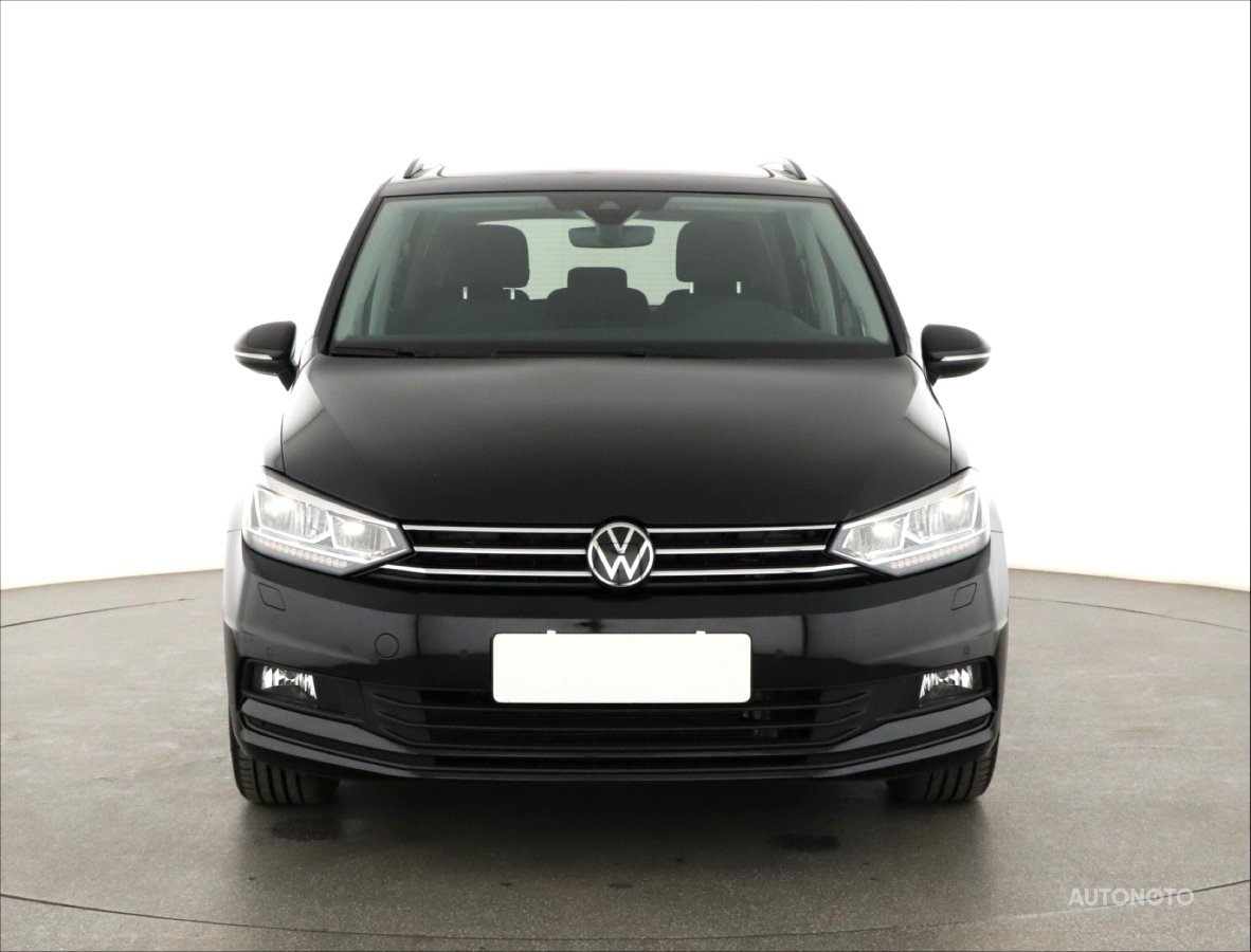 Volkswagen Touran, 2023 - pohled č. 2