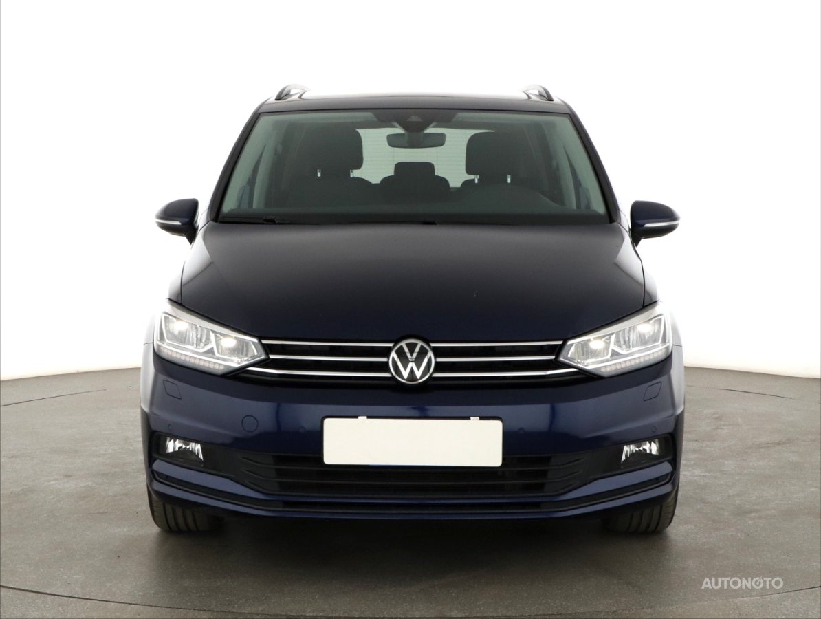 Volkswagen Touran, 2023 - pohled č. 2