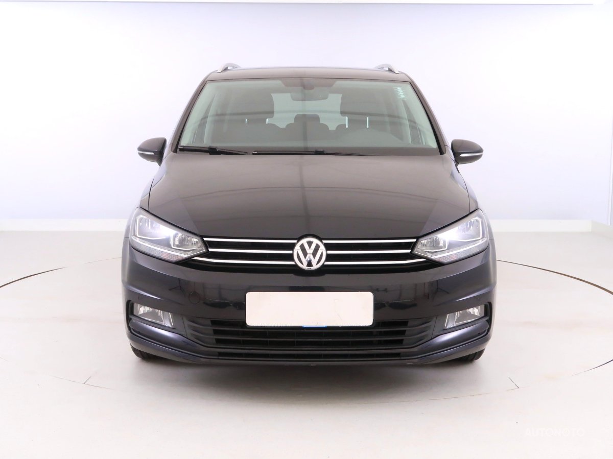 Volkswagen Touran, 2016 - pohled č. 2