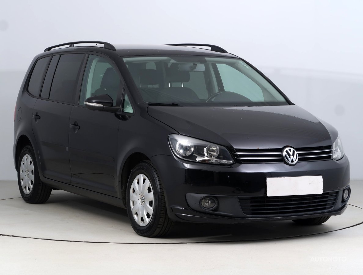 Volkswagen Touran, 2013 - celkový pohled