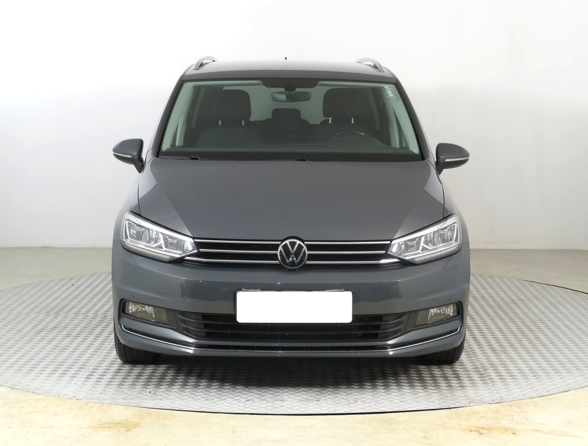 Volkswagen Touran, 2021 - pohled č. 2