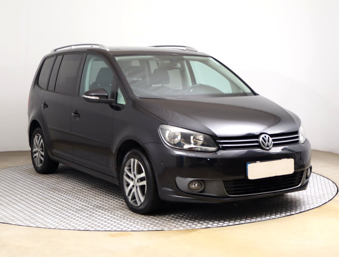 Volkswagen Touran, 2011 - celkový pohled
