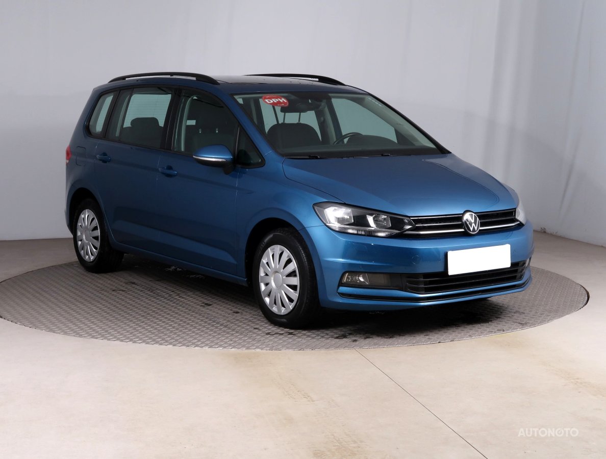 Volkswagen Touran, 2021 - celkový pohled