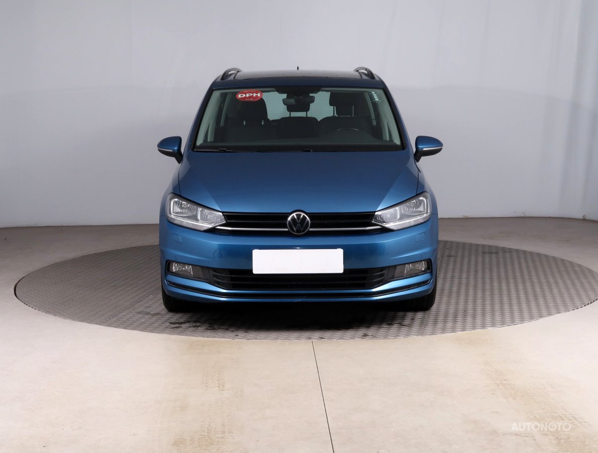 Volkswagen Touran, 2021 - pohled č. 2