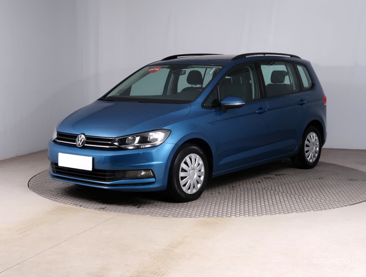 Volkswagen Touran, 2021 - pohled č. 3