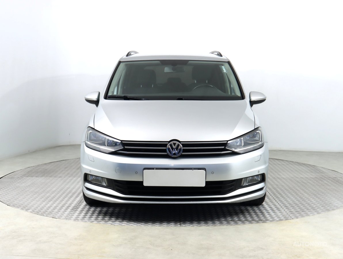 Volkswagen Touran, 2015 - pohled č. 2