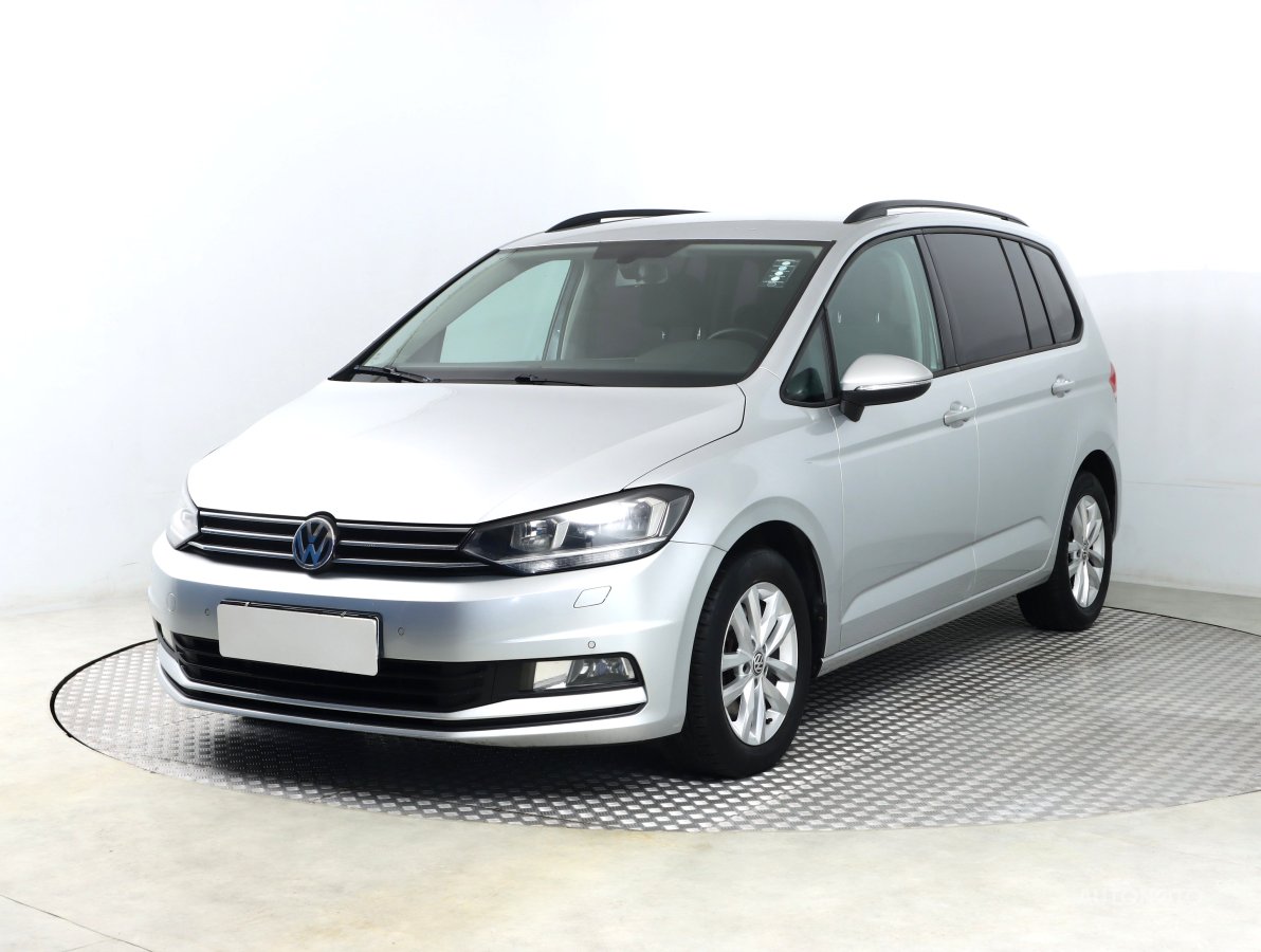 Volkswagen Touran, 2015 - pohled č. 3