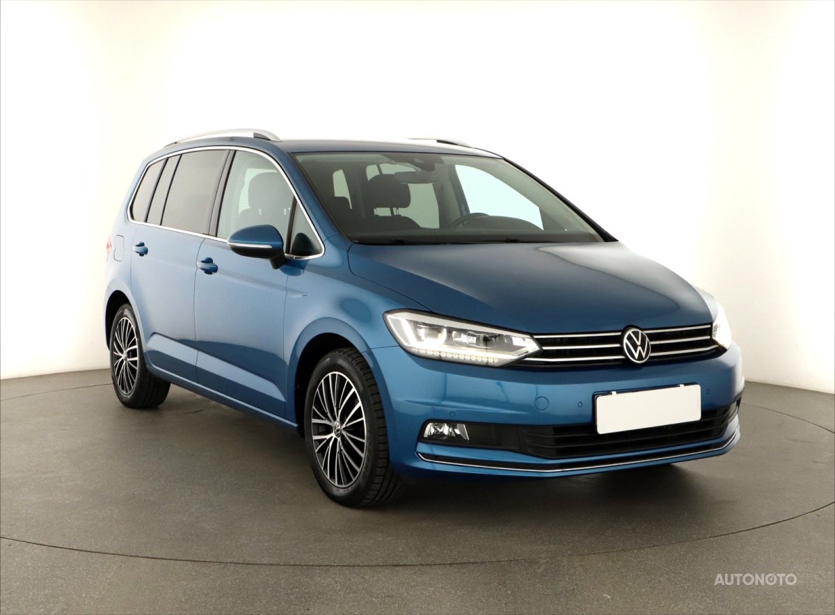 Volkswagen Touran, 2021 - celkový pohled