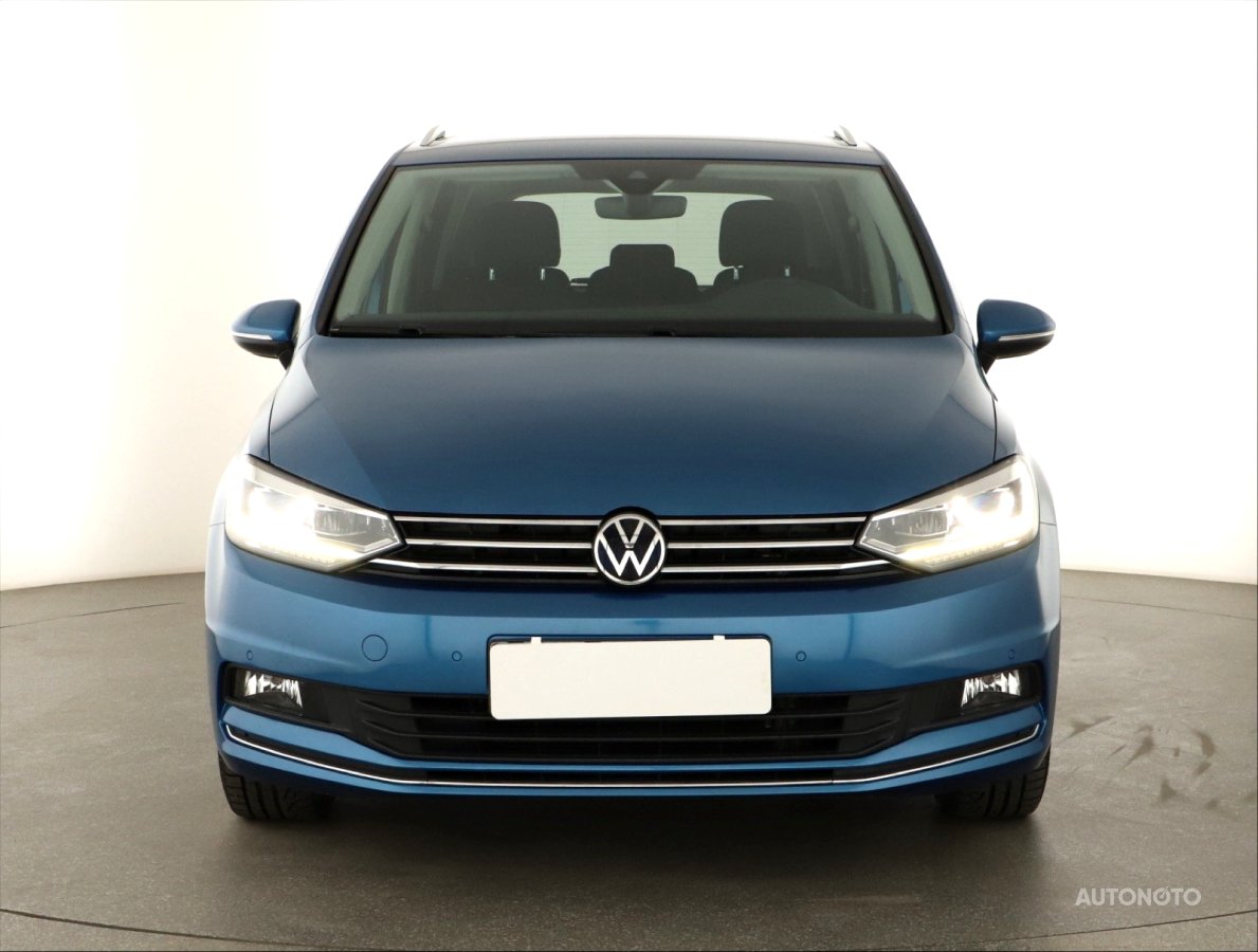 Volkswagen Touran, 2021 - pohled č. 2