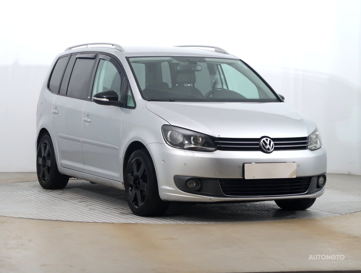Volkswagen Touran, 2011 - celkový pohled
