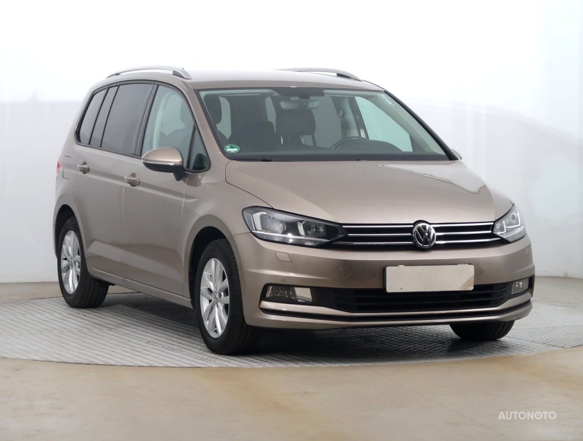Volkswagen Touran, 2016 - celkový pohled