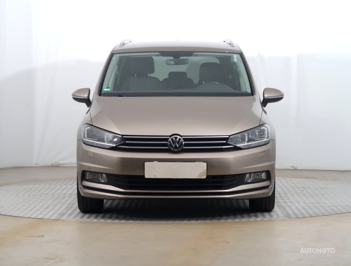 Volkswagen Touran, 2016 - pohled č. 2