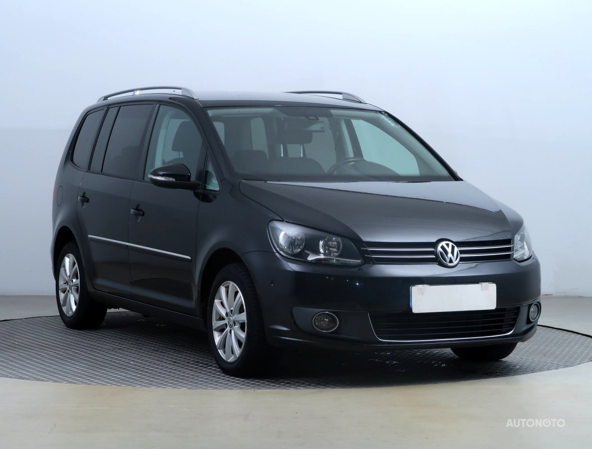 Volkswagen Touran, 2011 - celkový pohled