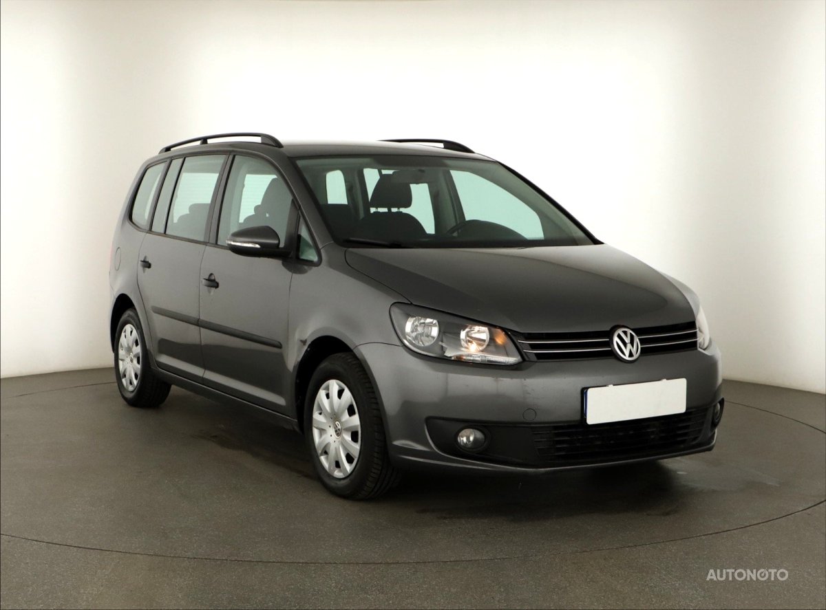 Volkswagen Touran, 2011 - celkový pohled