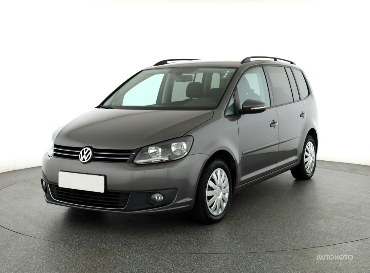 Volkswagen Touran, 2012 - pohled č. 3