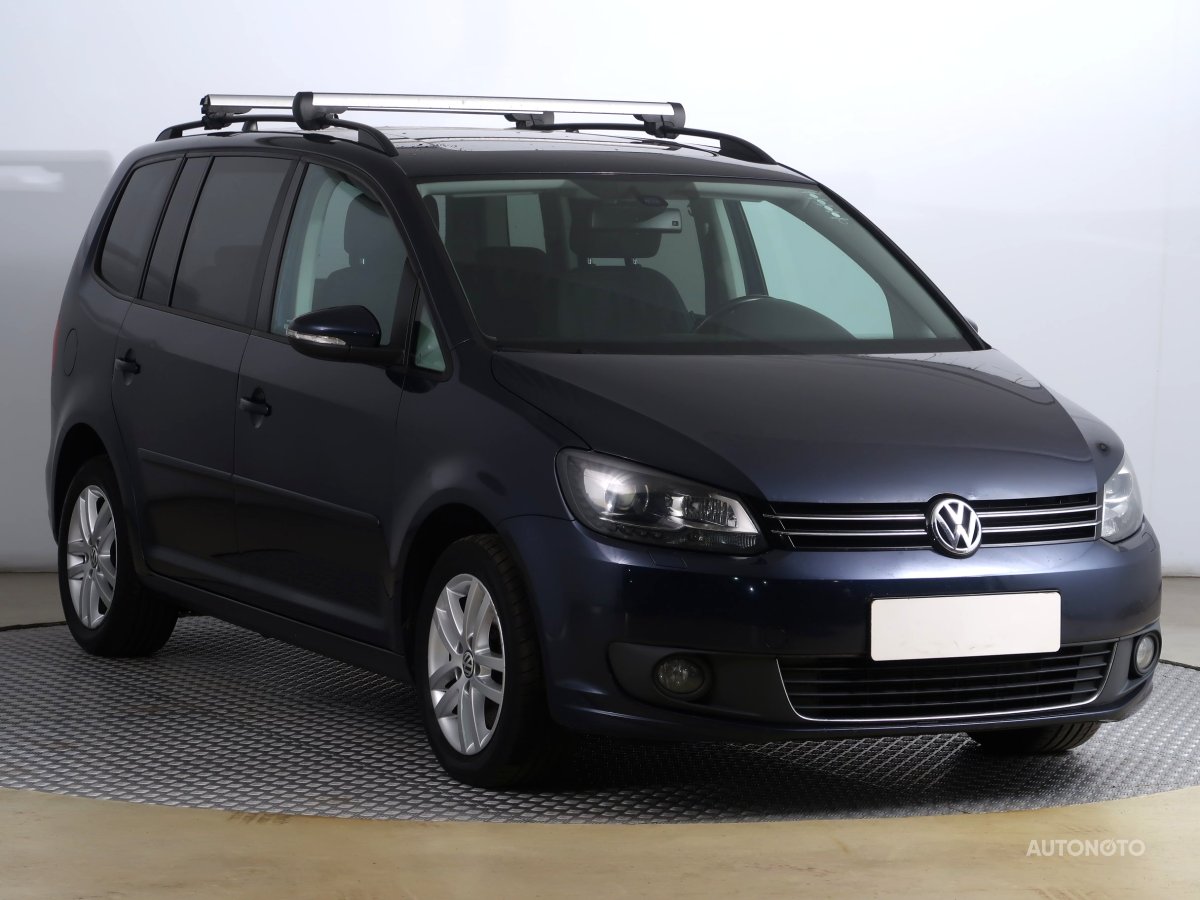Volkswagen Touran, 2013 - celkový pohled