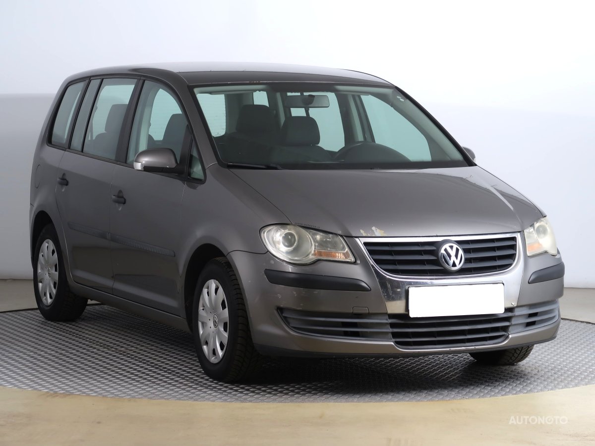 Volkswagen Touran, 2008 - celkový pohled