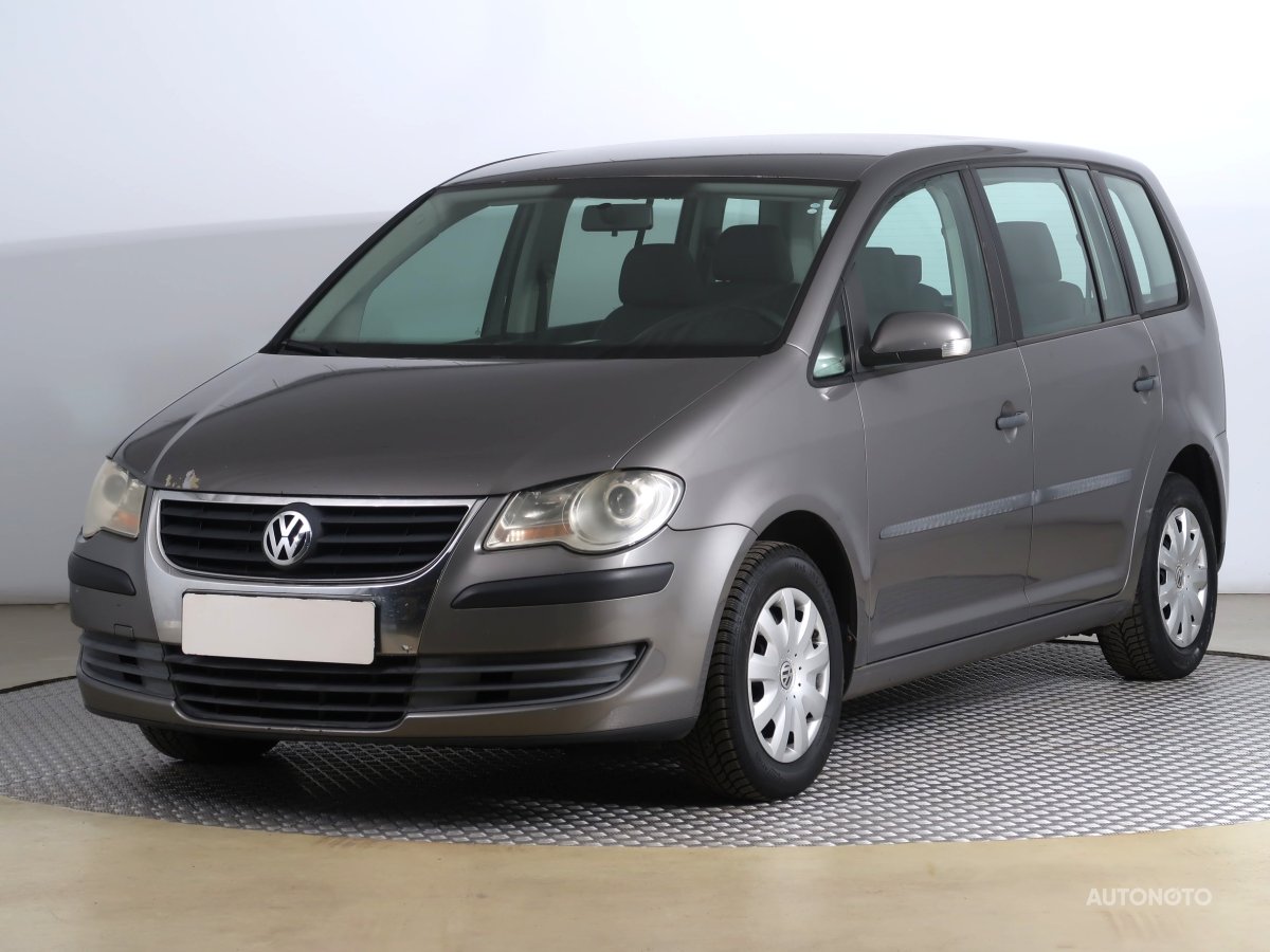 Volkswagen Touran, 2008 - pohled č. 3
