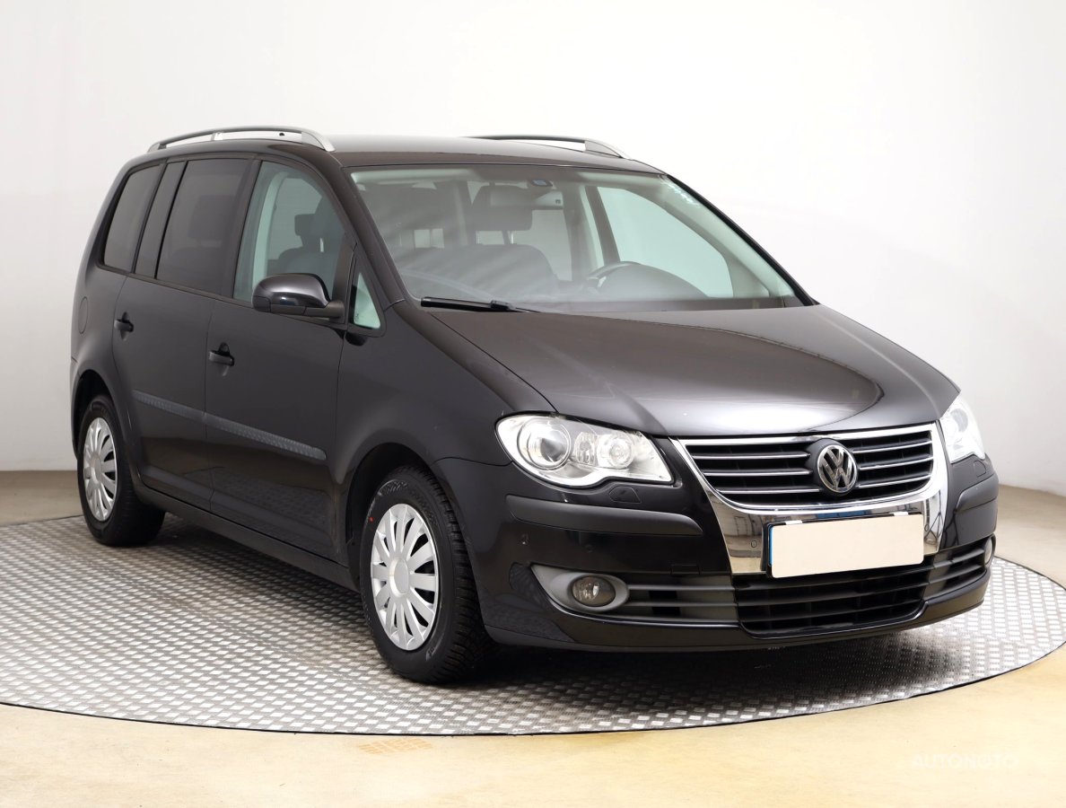 Volkswagen Touran, 2009 - celkový pohled