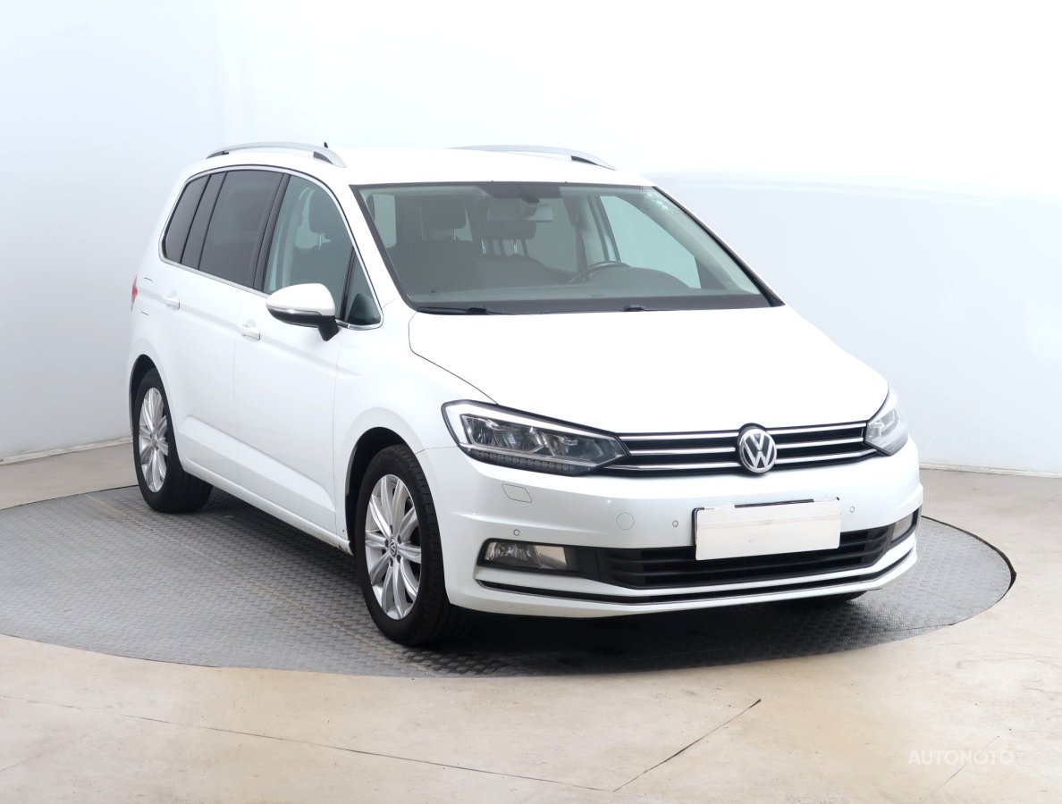 Volkswagen Touran, 2015 - celkový pohled