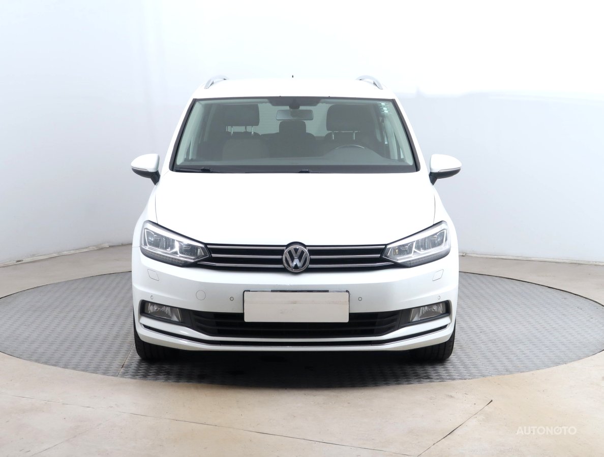Volkswagen Touran, 2015 - pohled č. 2