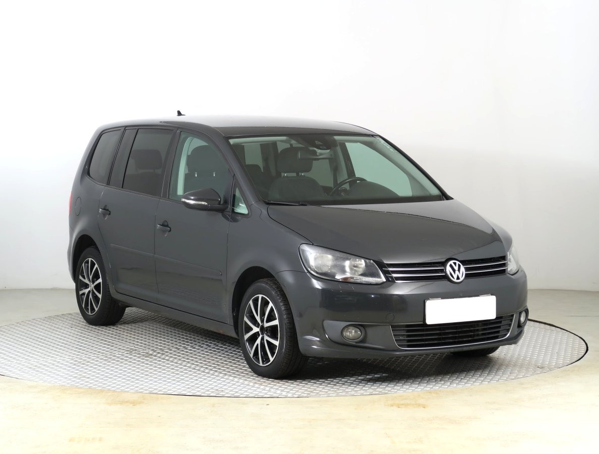 Volkswagen Touran, 2014 - celkový pohled