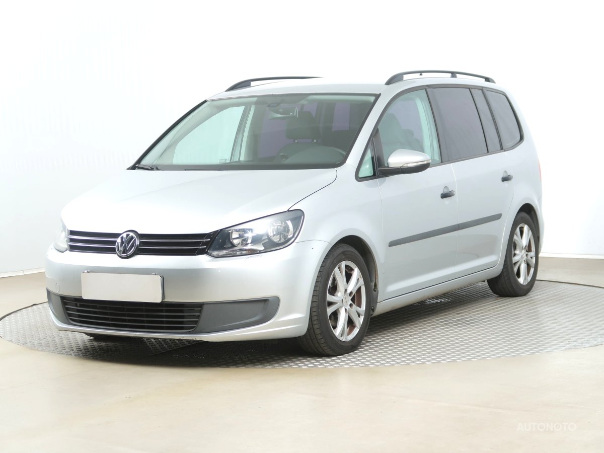 Volkswagen Touran, 2012 - pohled č. 3