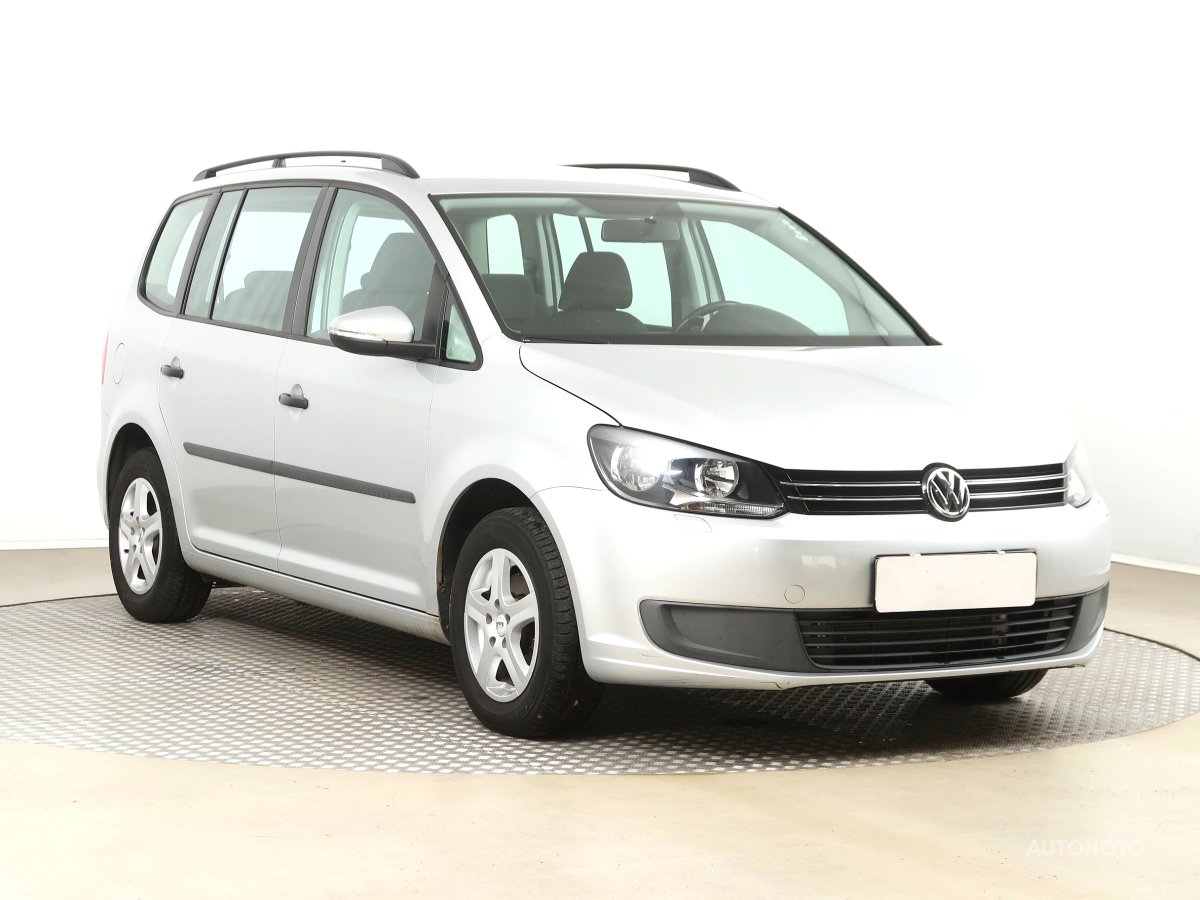 Volkswagen Touran, 2011 - celkový pohled