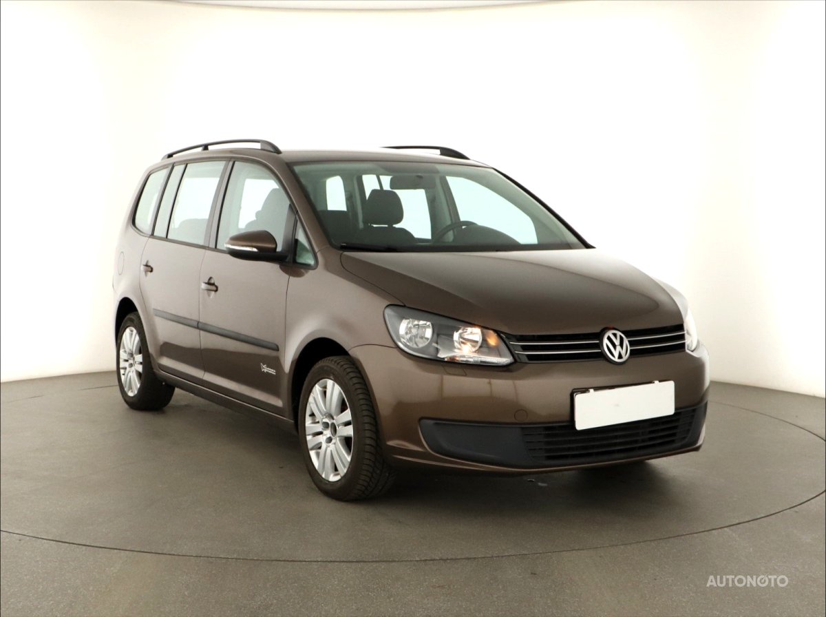Volkswagen Touran, 2013 - celkový pohled